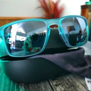 ADIDAS WAYFINDER GREY MATT GREY LENSES-NWT